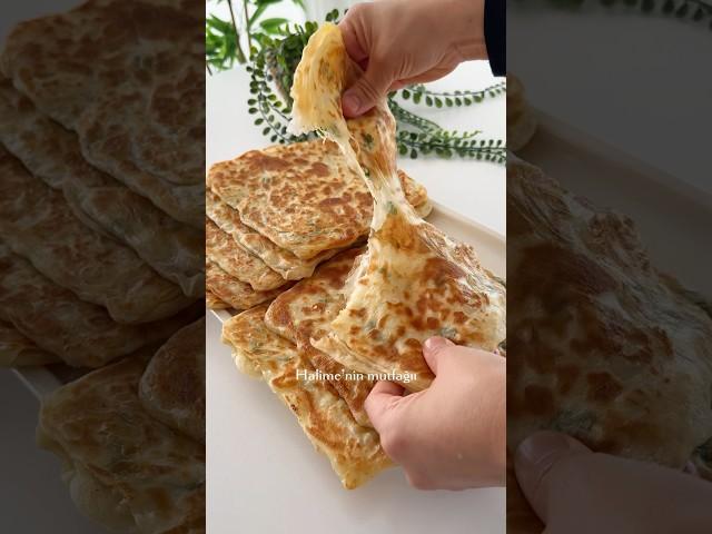Hiç Böyle yağlı ekmek yediniz mi ? Tarif yorumda  #katmer #kahvaltılıktarifler #ekmek #tarif