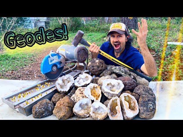 Geode Hunting & Revealing its Inner Beauty Geode Cracking!