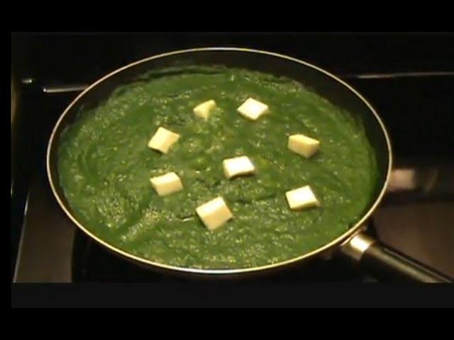 Palak Paneer Recipe (SPINACH CURRY WITH INDIAN CHEESE) with tips to keep palak green