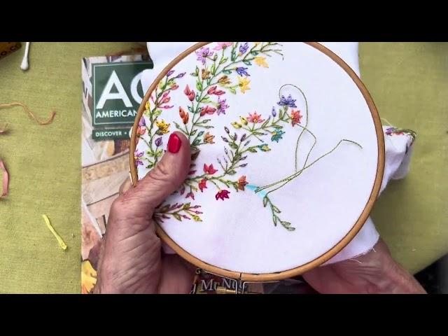 Snippets of my stitching life - lazy daisy continues! #embroidery #dailystitching #lazydaisy #orts
