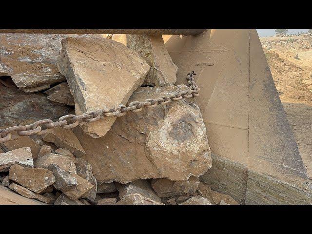 "Big Rock Crusher Machine: A Giant in Action"Big Rock Crushing: A Powerful Process"#stonecrusher