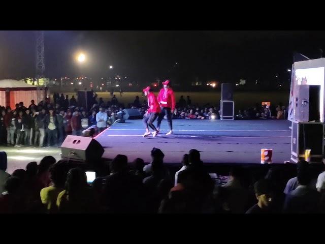 Kashiyatra iit bhu.... dance on Bhojpuri song....