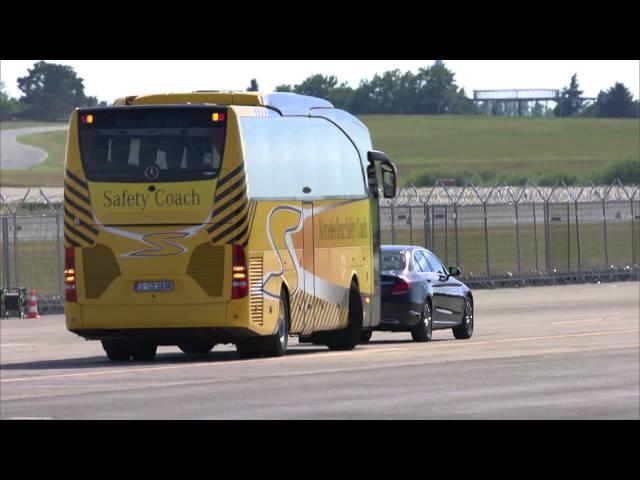 Mercedes-Benz Commercial Vehicles - Campus Safety - Buses Travego Active Brake Assist 3 | AutoMotoTV