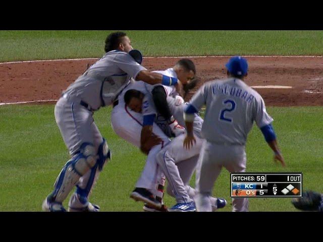 KC@BAL: Benches clear after Machado's hit-by-pitch