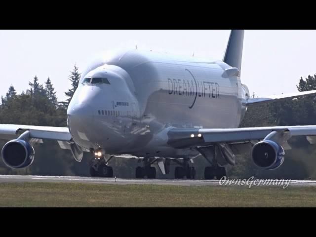 a Boeing 747LCF Dreamlifter Smokes Out of Paine Field