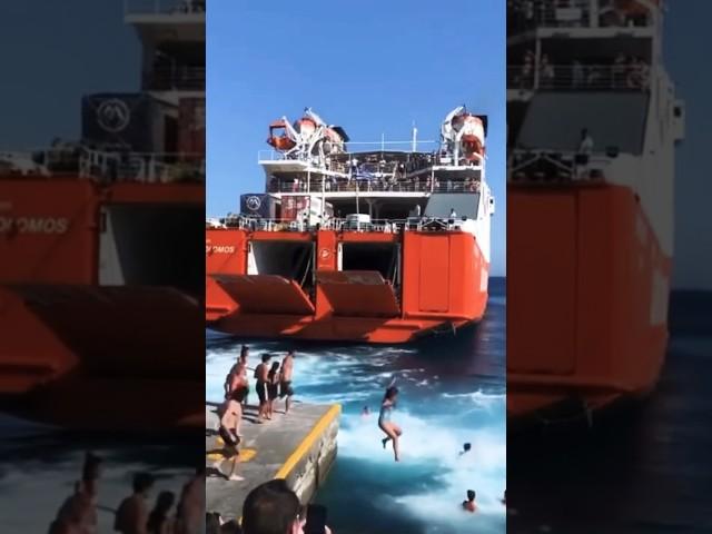 Greece Funny Ferry Water Jet Traditions #greece #ferry