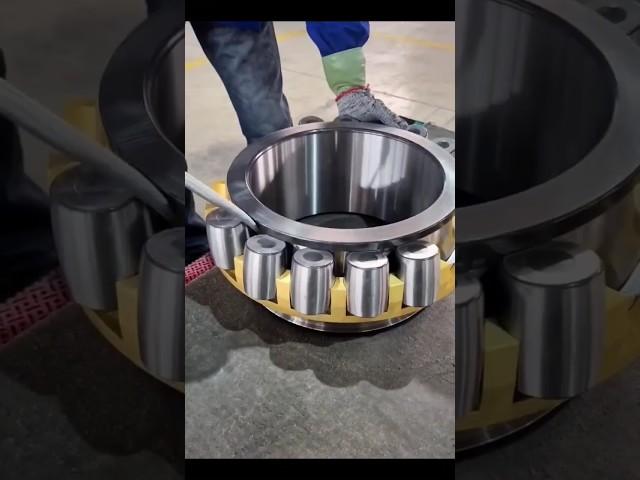 Amazing giants bearing assembly #chinesecraftsmen #automobile #machine #engineering #mechanical