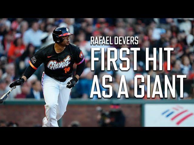 Rafael Devers Receives a Standing Ovation Before His First Hit as a San Francisco Giant