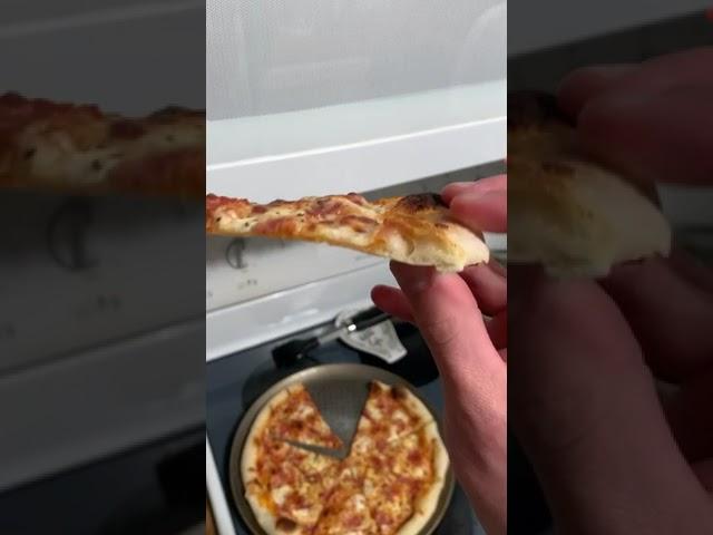 Crispy Thin-Crust Pizza: How to Make Perfectly Crunchy Pizza at Home
