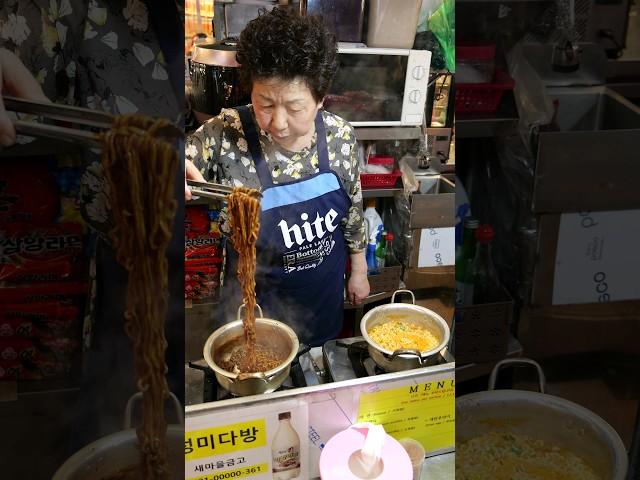 광장시장 할머니 짜장라면, 짜파게티 / Grandmother's jjajang ramen -Jjapaghetti #shorts / korean street food