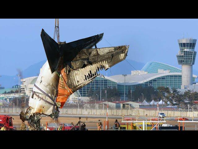 경찰, 무안공항 관제자료·참고인 조사…기체 엔진 수거 / 연합뉴스TV (YonhapnewsTV)