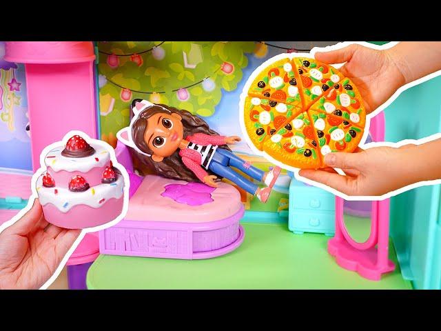 Playing Kitchen & Cooking Yummy Food for Gabby!  | Gabby's Dollhouse Kitty Fairy Toys