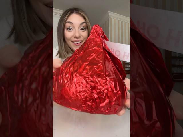 Biggest vs smallest Hershey’s kiss!  #comedy #chocolate