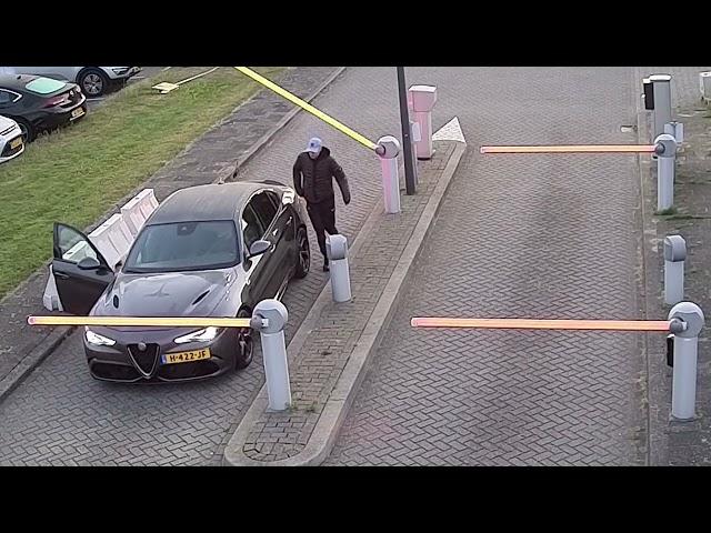 Duo steelt dure auto bij Rotterdam The Hague Airport