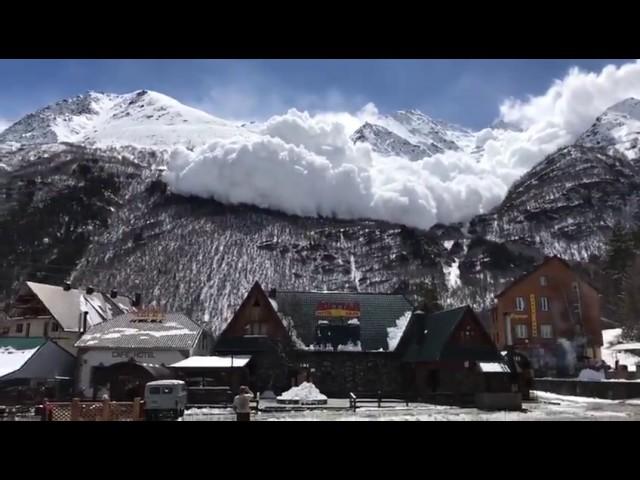 Avalanche Misses Cheget Ski and Snowboard Resort in Terskol, Russia