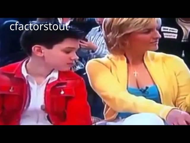 Kid Gets Caught Staring At Boobs! / Малыш смотрит