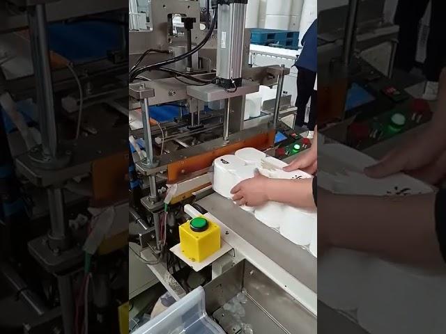 Soft Tissue Paper Packing Machine Automatic Napkin Paper Bagging and Sealing Machine #Shorts