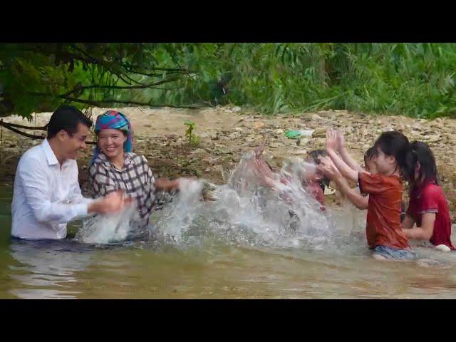 CEO Toan did that for the first time with a homeless girl, but he was filled with happines