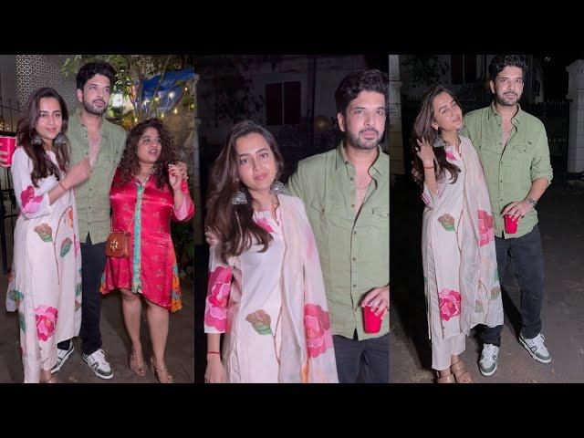 TejRan alert! Tejasswi Prakash Karan Kundra With Friend leaving From Party & Chit Chat With Media