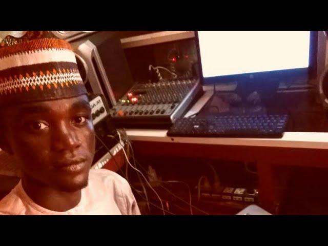 sabuwar wakan soyayya - Mubarak mubeey (brave squad studio hausa)