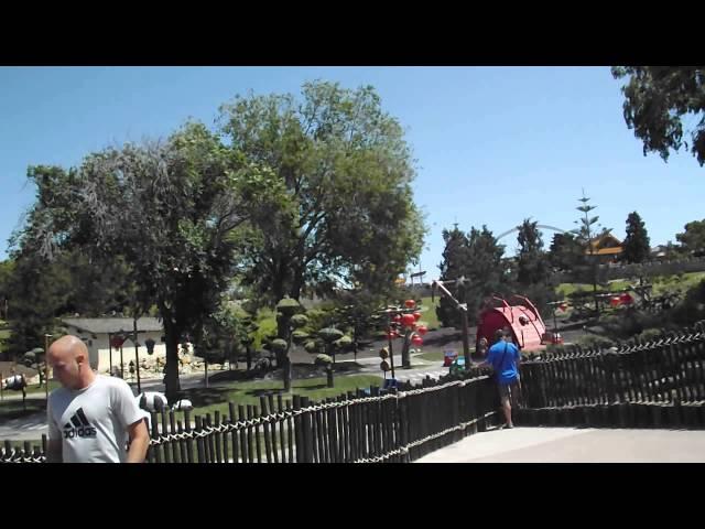 ENTERING CHINA AREA OF PORTAVENTURA THEME PARK