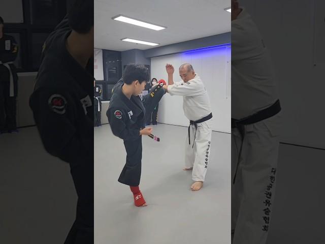 How to intercept an opponent's high kick  #shorts #GongkwonYusul