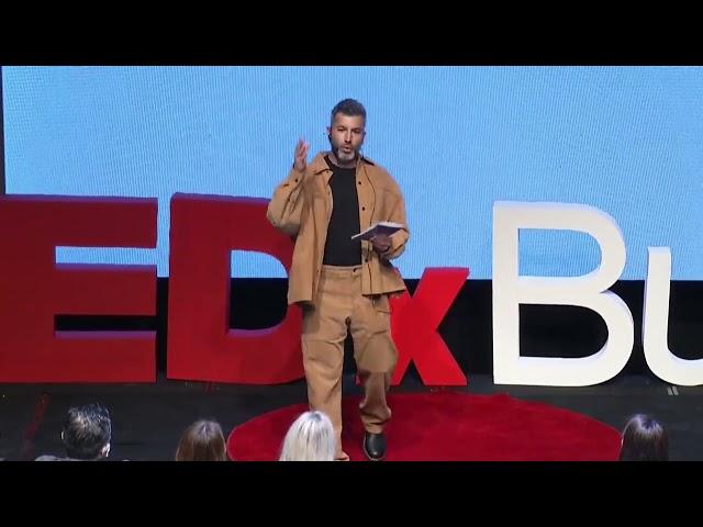 Yeni Çağın Mesleği: İçerik Üreticiliği | Tolga Akis | TEDxBursa