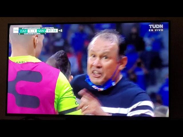 Cruz Azul vs Santos Final Liga MX 2021. Juego termina en Bronca 