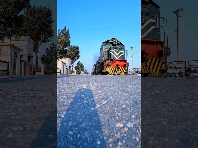 Train  #trending #railover #railway #viralvideo #railwayline #railwaytrack