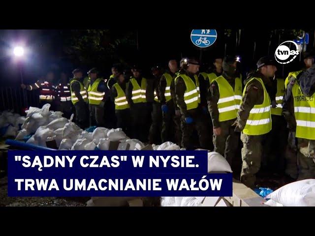 Mieszkańcy Nysy z pomocą WOT umacniają wały przeciwpowodziowe. O wszystkim przesądzą godziny @TVN24