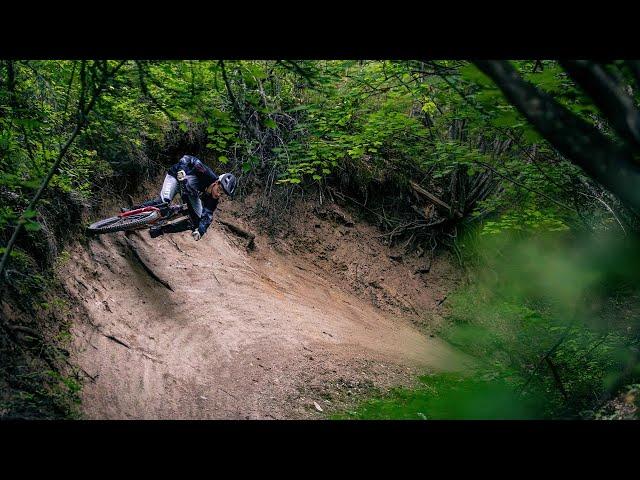 Seriously Fun : Reece Wallace sur son VTT Electrique Enduro Reign E+