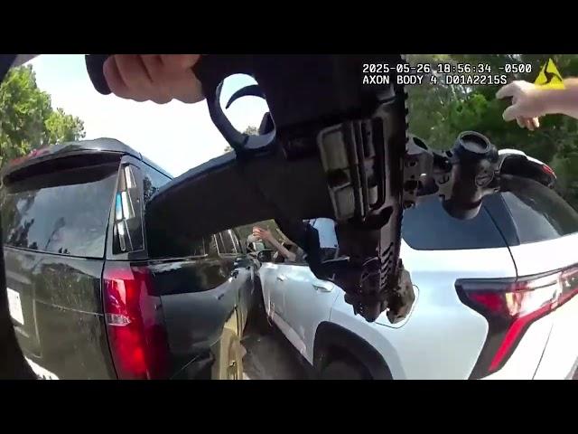 Video shows Texas officers capture 2 escaped New Orleans inmates following chase