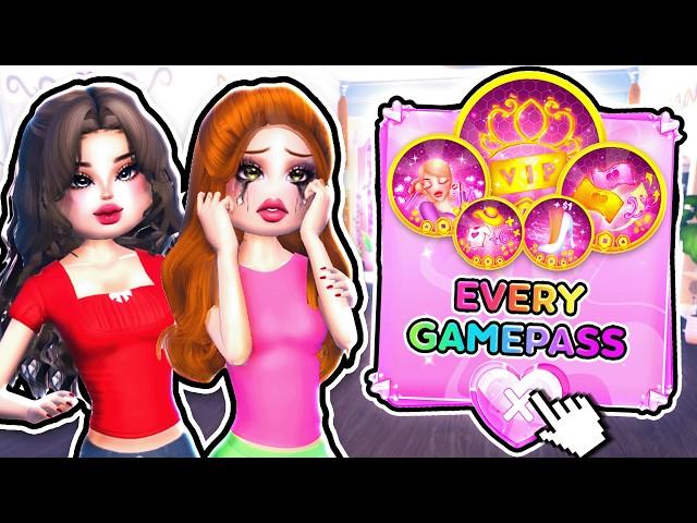 Her Friends Bullied Her... So I Gifted Her *EVERY GAMEPASS* in Dress to Impress!