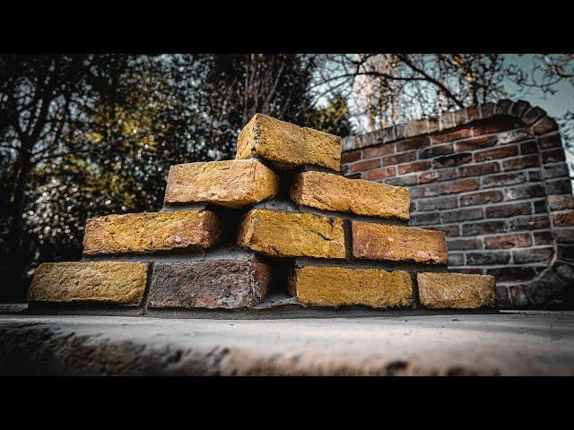 BRICKLAYING - How to build ANGLED BRICK CORNERS