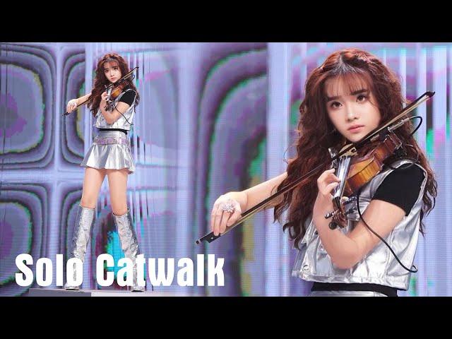 Izara Hoang Thien Nga solo Violin cùng dàn catwalk đêm giao thừa sóng 24