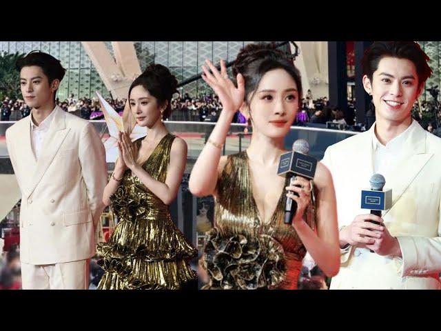 DylanWang & YangMi shared a frame at the event,showing off  excellent visuals, surrounded by fans