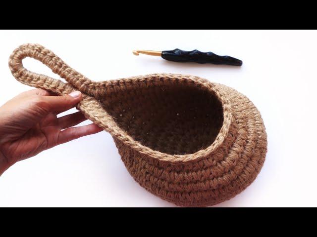 Hanging drop basket made of jute. Crochet