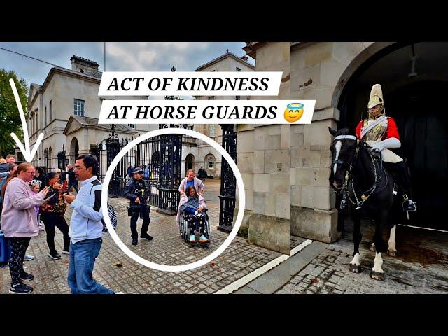 Act of kindness by the Armed Police Officer at Horse Guards in London  ‍️ No Make Way Today