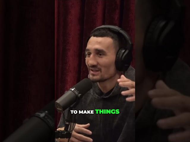 Max Holloway LIKES Volkanovski??? #joerogan #ufc #mma #fighting