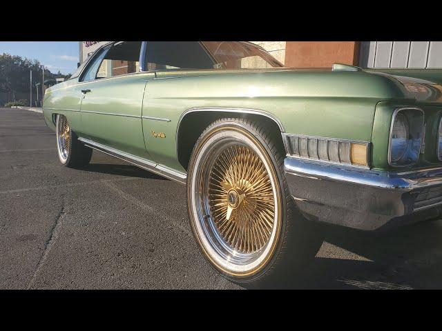 1971 Cadillac Coupe de ville on 22' Gold Ep30