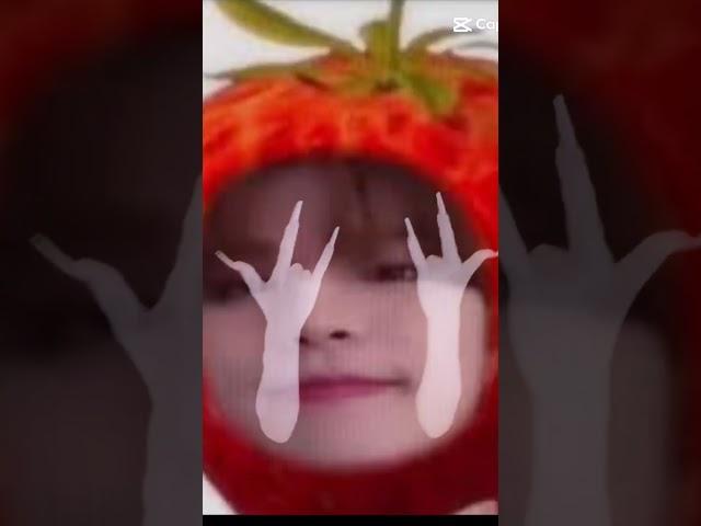 now its seungmin #seungmin#SKZ#Strawberry#seungmincult
