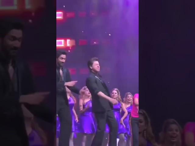 Shahrukh khan smooth dance step on Mere Mehboob Mere Sanam song in #iifa2024 #srk #yt #ytshorts