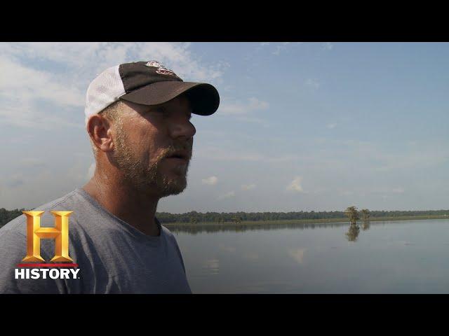 Swamp People: Alligator Infestation on Cow Island (Season 10) | History