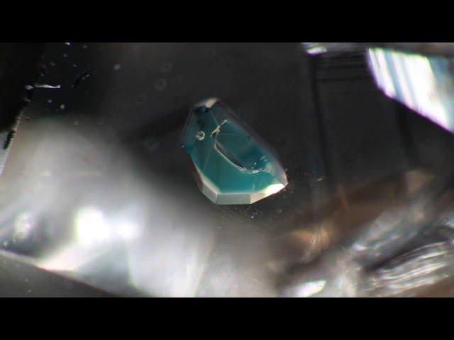 Making a methane gas bubble in petroleum quartz disappear and reappear