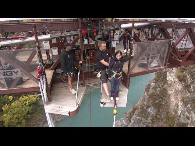 Bungy jump in queenstown