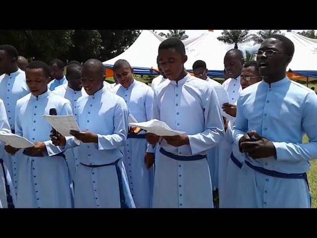 SEMINARIANS OF SMMM SING