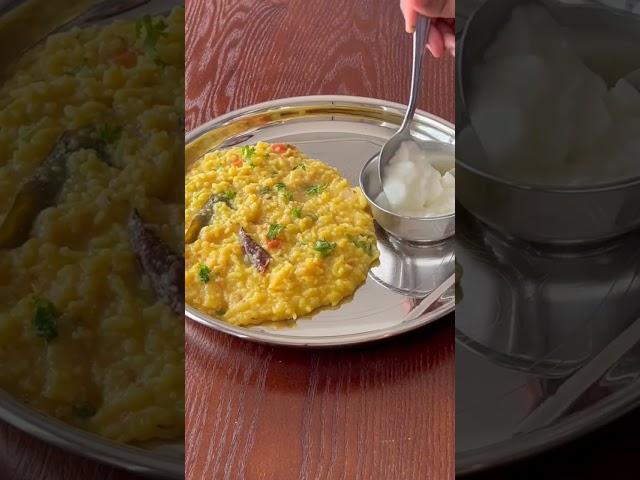 Dal Khichdi Recipe | Moong Dal Khichdi Recipe in cooker #shorts #khichdi #viralvideo #khichdirecipe