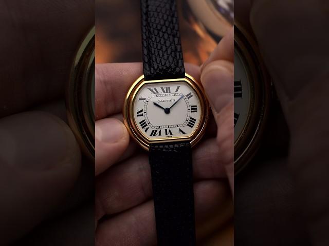 This 18K Cartier Ellipse Gondole in 32mm is another design classic that makes our hearts beat faster