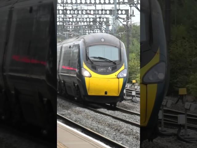 Avanti West Coast Pendolino At speed at Rugby station #railways #train ￼