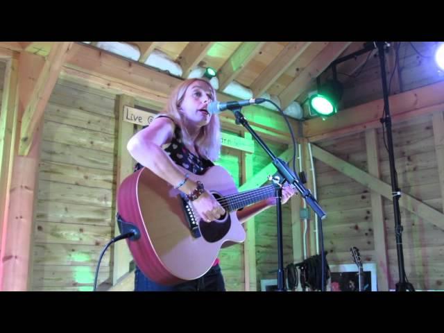 Lisa Redford - Love You Anyway - Live @ Little Rabbit Barn